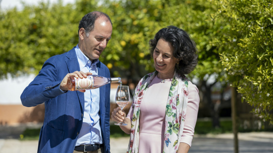ROSA Dolce&Gabbana_Donnafugata Roséwein Trauben Bild_Antonio&Josè_Rallo trendsandstyle