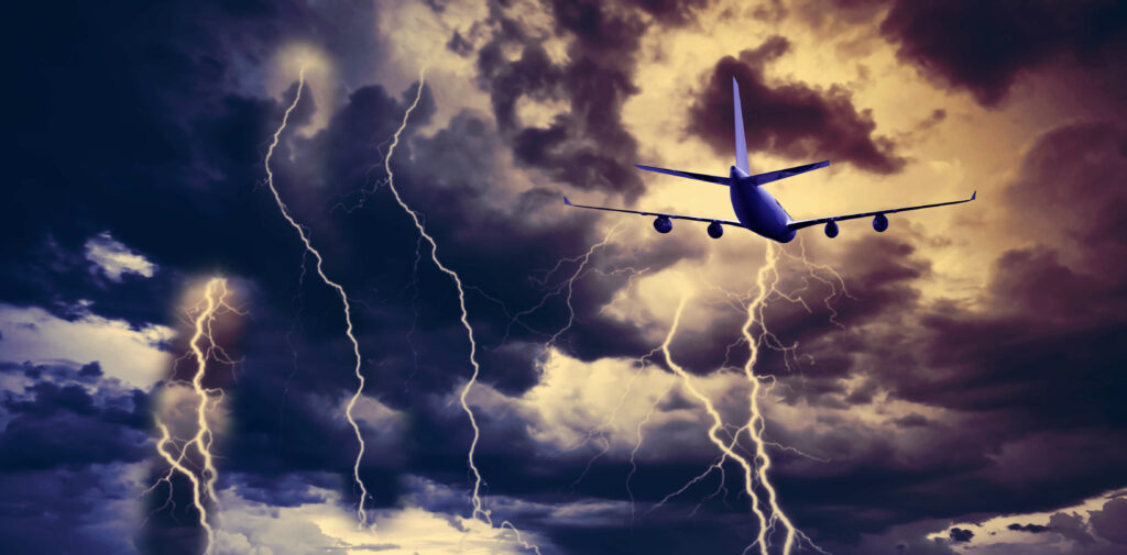Flugzeug bei Gewitter – Gefahr meist harmlos, aber beeindruckend